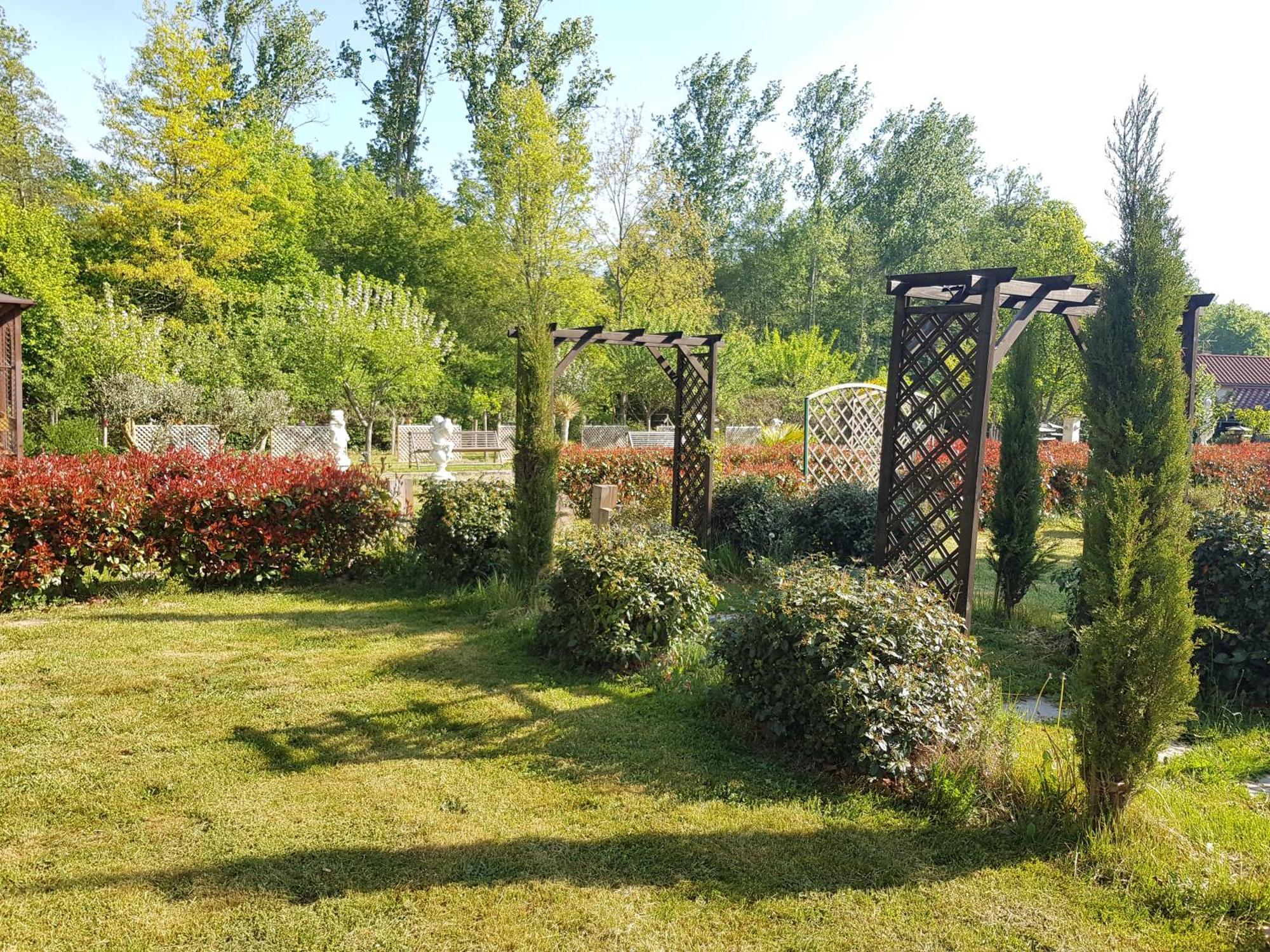 Chateau Des Perichons Poncins Exteriör bild